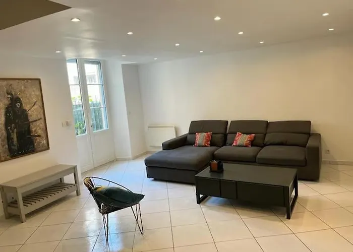 Апартаменты Maison Proche Du Chateau