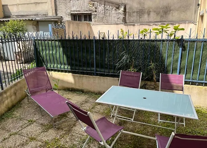 Maison Proche Du Chateau Апартаменты *